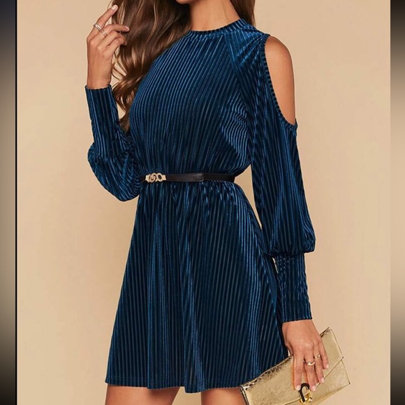 Luxe Velvet Long Sleeve Cut Out Dress Holiday Evening Blue - Picture 4 of 16